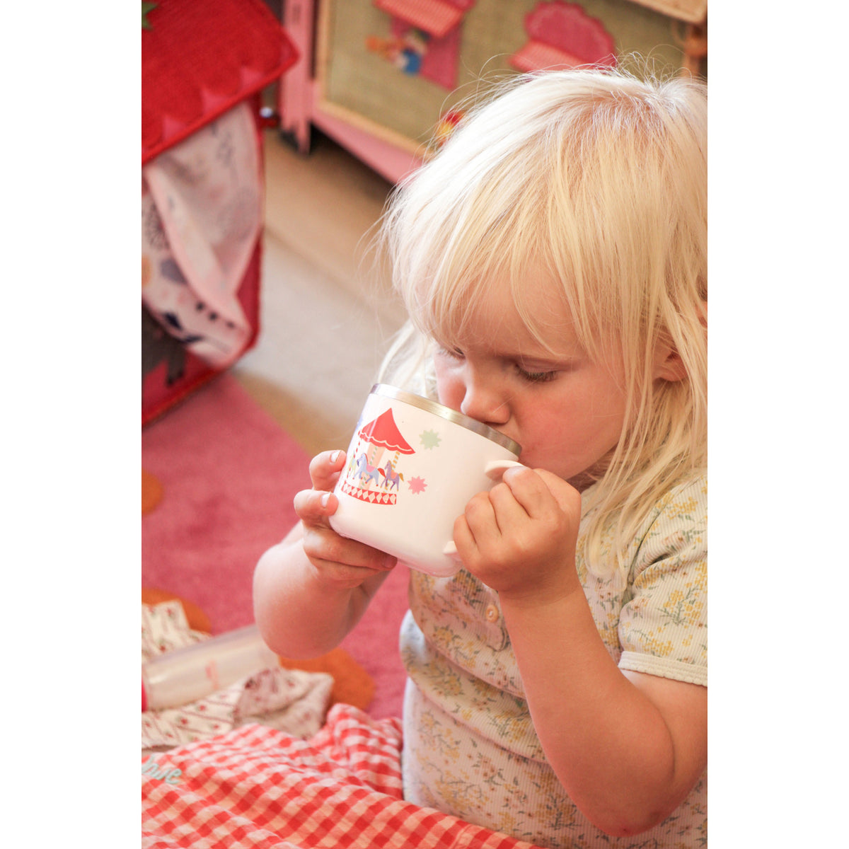 Rice Rustfrit Stål Baby Kopp Med Handle And Fixed Trekk - Pink Fun Fair Print - 260 Ml