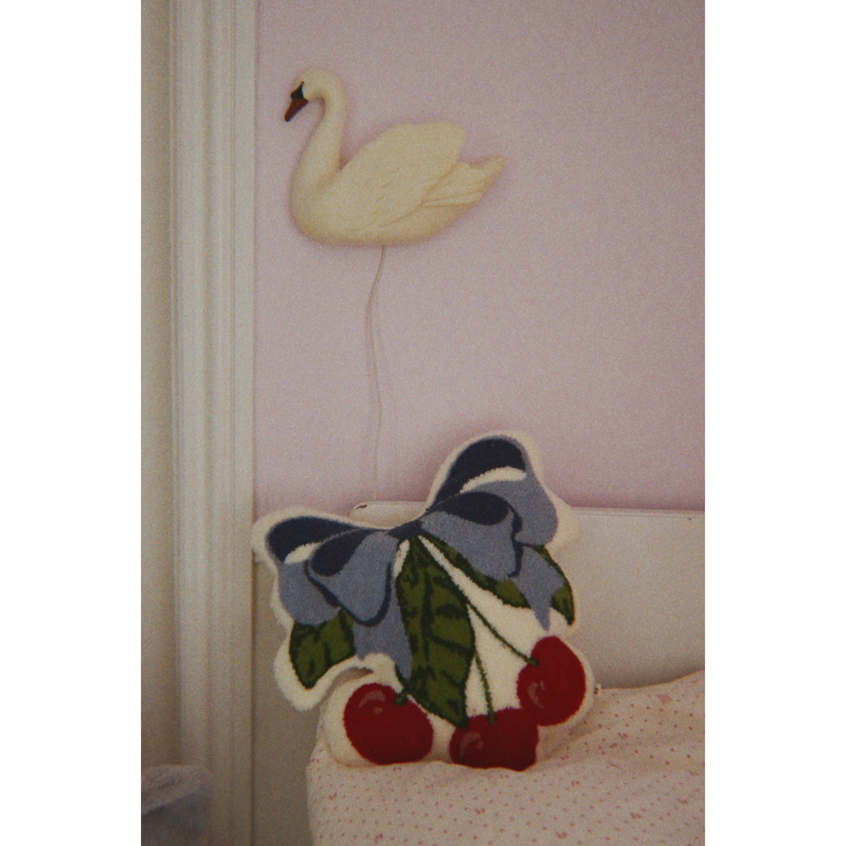 Konges Sløjd Beige Swan Wall Lampe