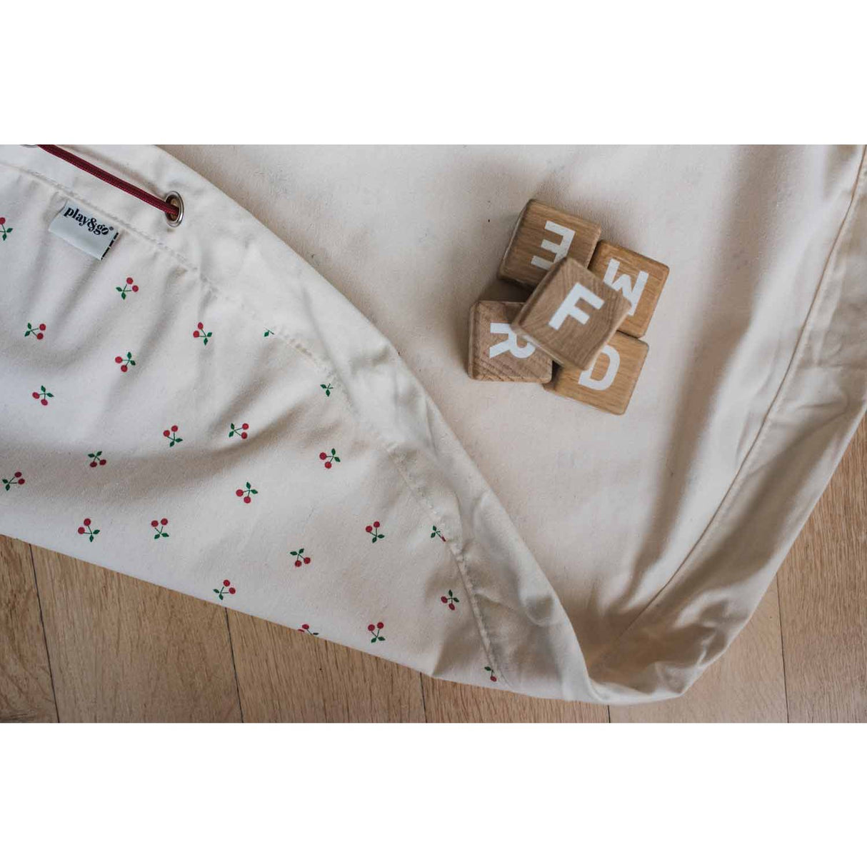 Play&Go Cherry Cherry 2-in-1 Lekteppe