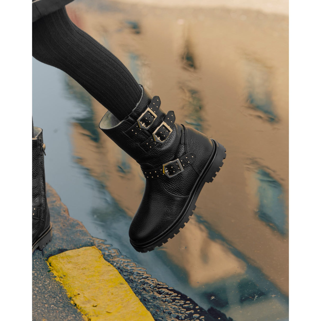 Angulus Black Tex støvel med nagler, spenner og glidelås
