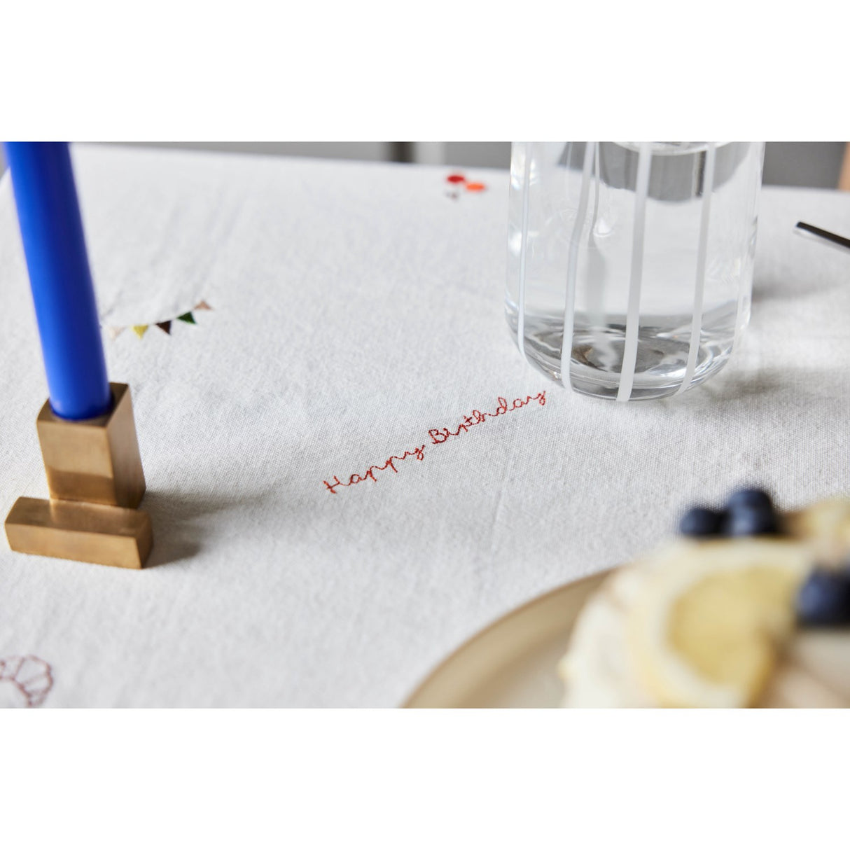 OYOY Offwhite bursdags Bordduk