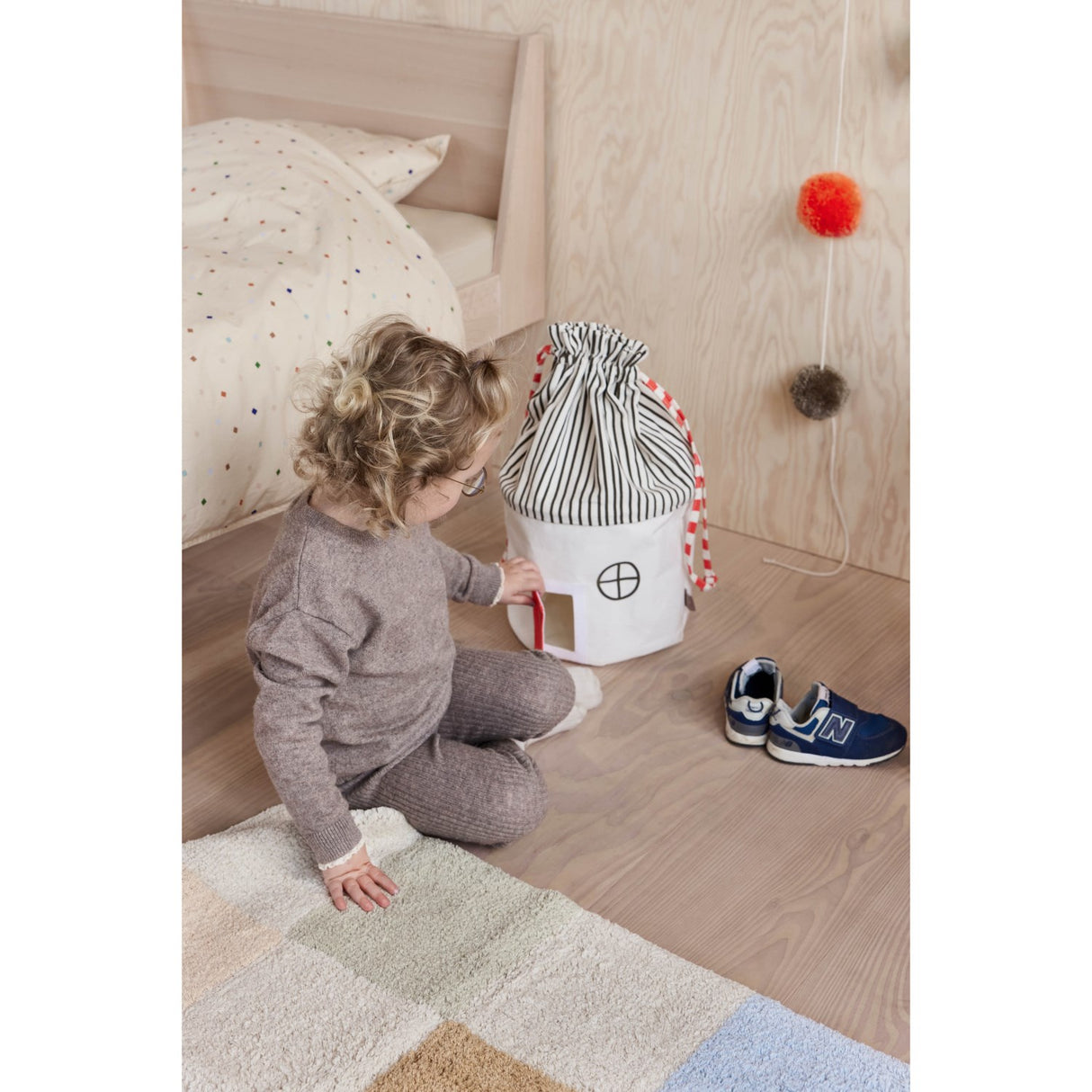 OYOY Cherry Red Koya oppbevaringskurv