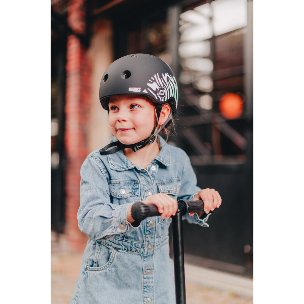 Scoot and Ride Lifestyle Sykkelhjelm Zebra
