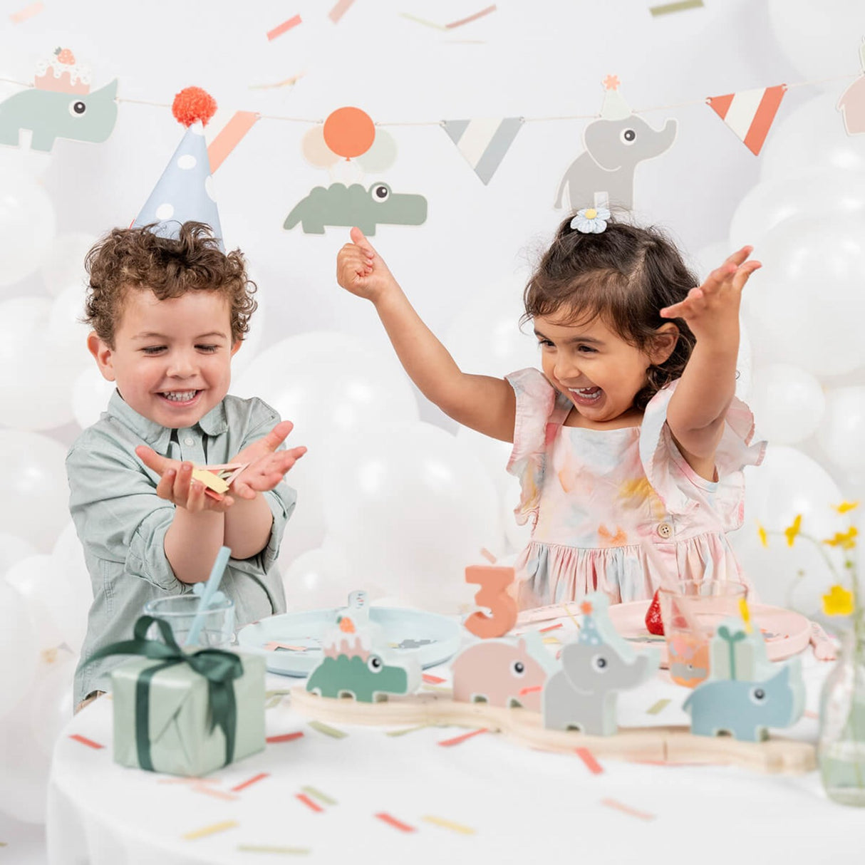 DonebyDeer Powder Foodie Spisestuesett Feiring