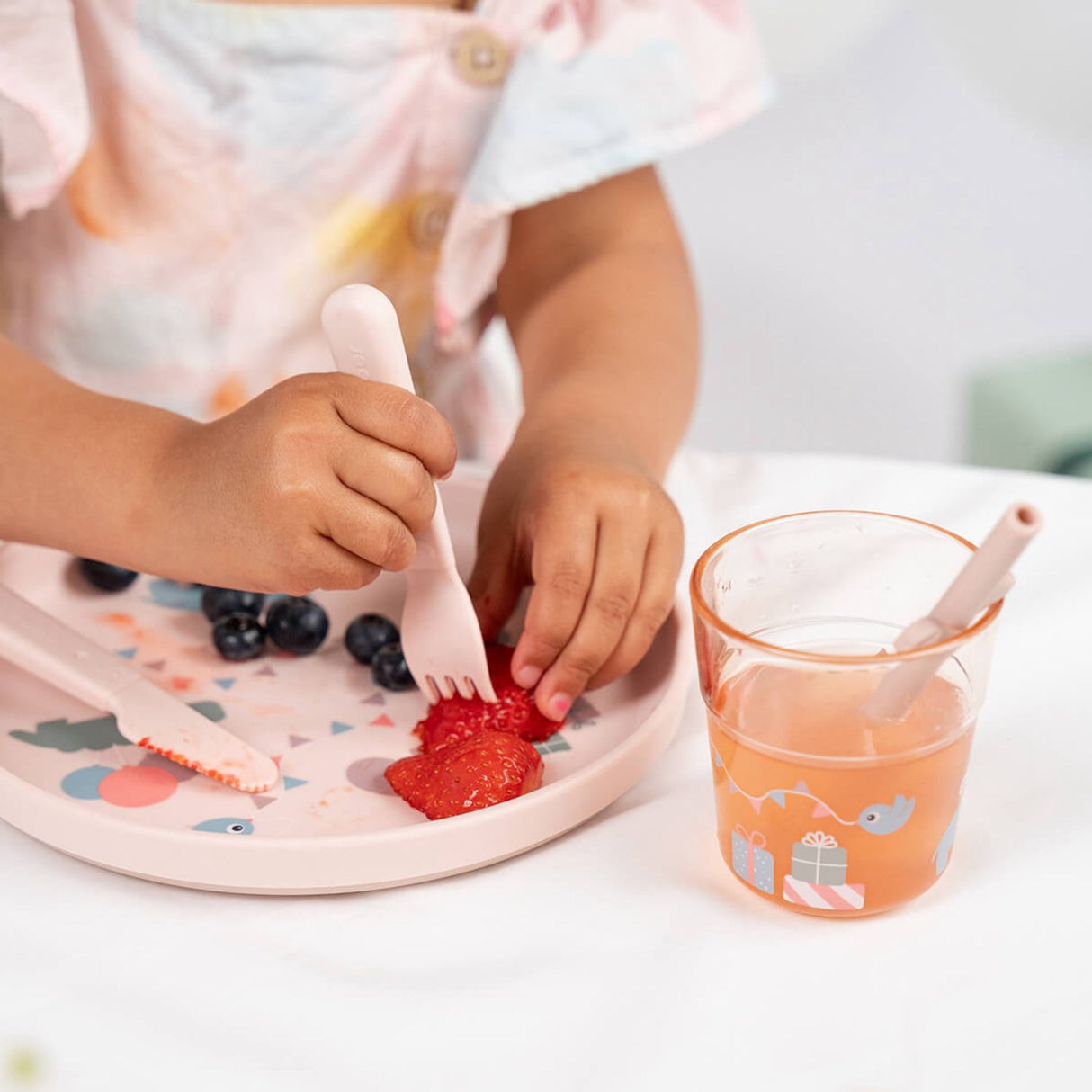 DonebyDeer Powder Foodie Spisestuesett Feiring