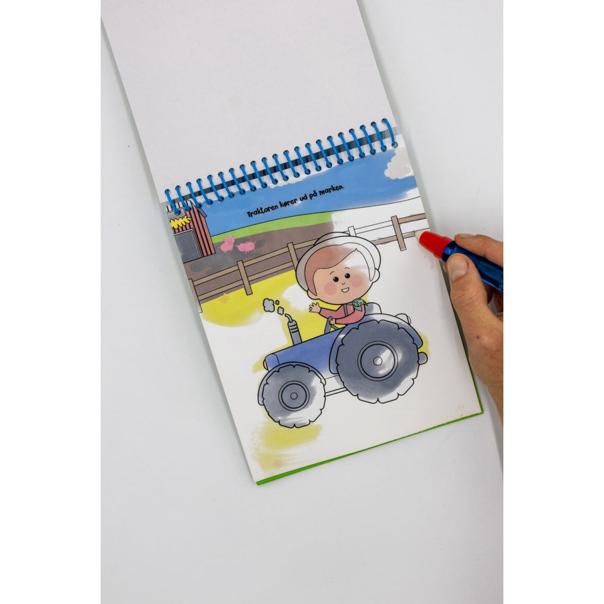 Forlaget Bolden Magisk Farge Bok: På Bondegården