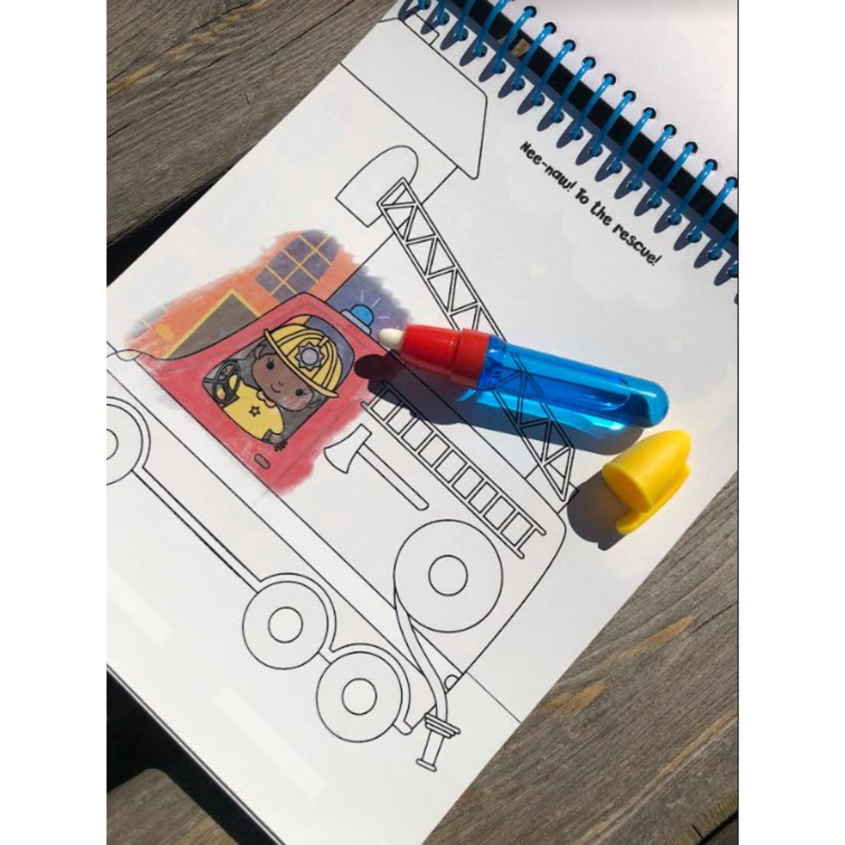 Forlaget Bolden Magisk Farge Bok: Køretøjer