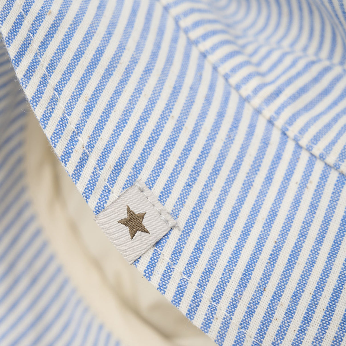 Huttelihut Quiet Harbor bøttehatt vevd stripe