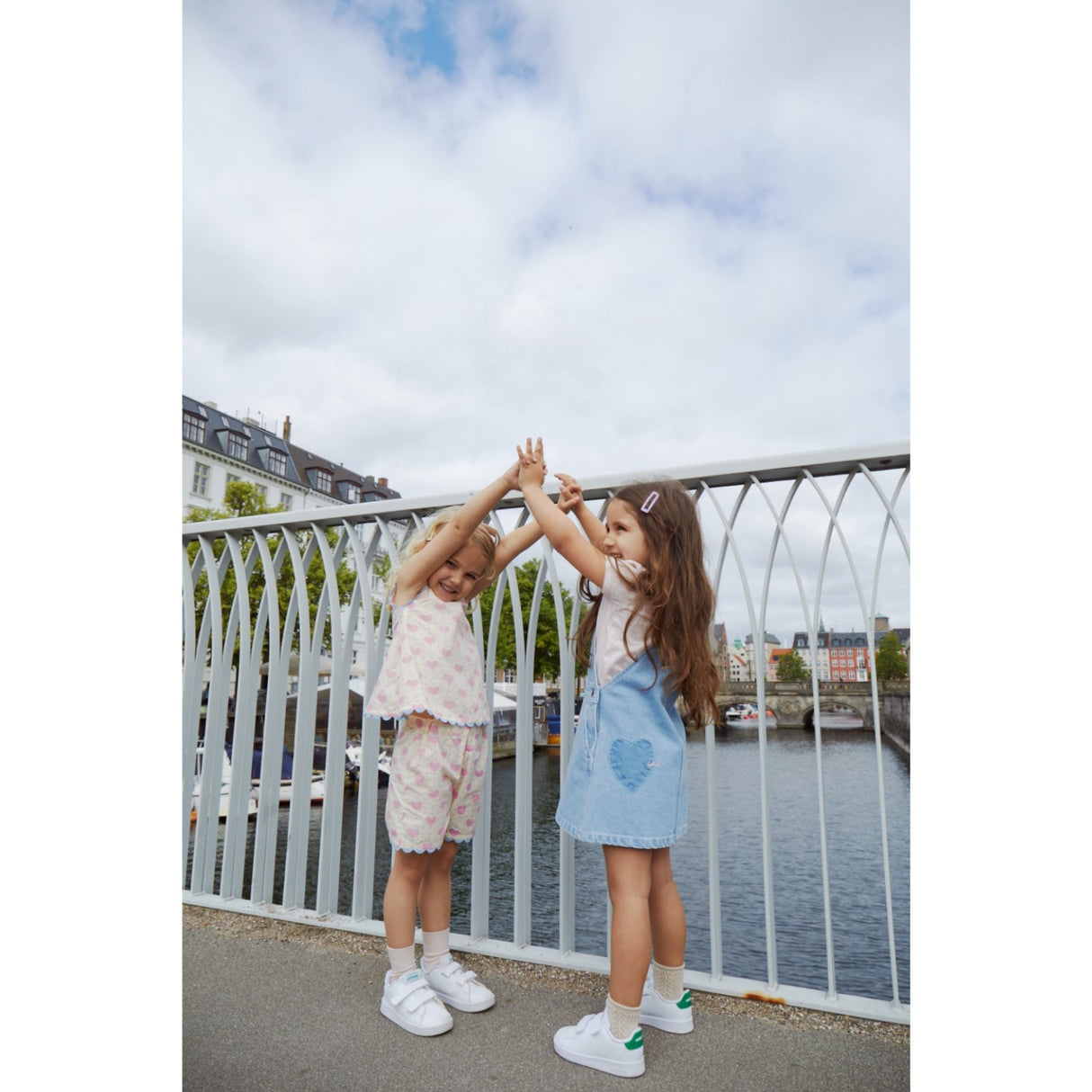 COPENHAGEN FARGER Super Lt Blå Indigo Vasket Organic Denim Spencer Kjole Med Hjerte