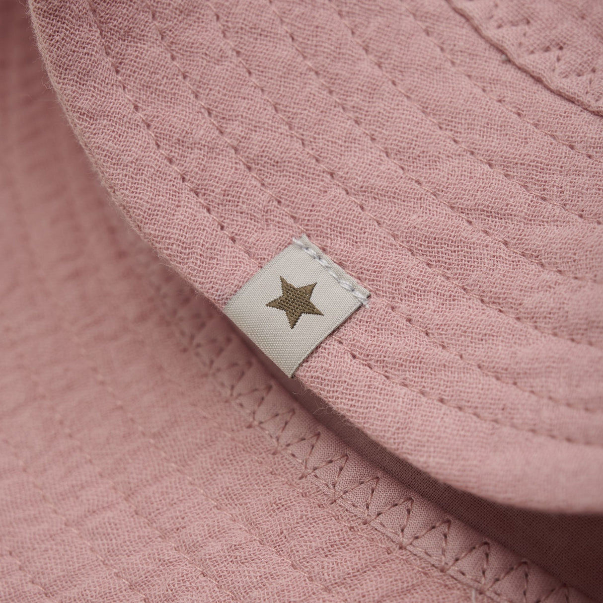 Huttelihut Ash Rose Bøttehatt Muslin