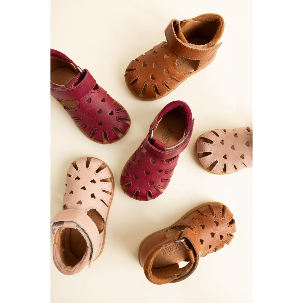 Angulus Rosebud/Rosebud Barnets Første Sandal Med Udstanset Hjertemønster