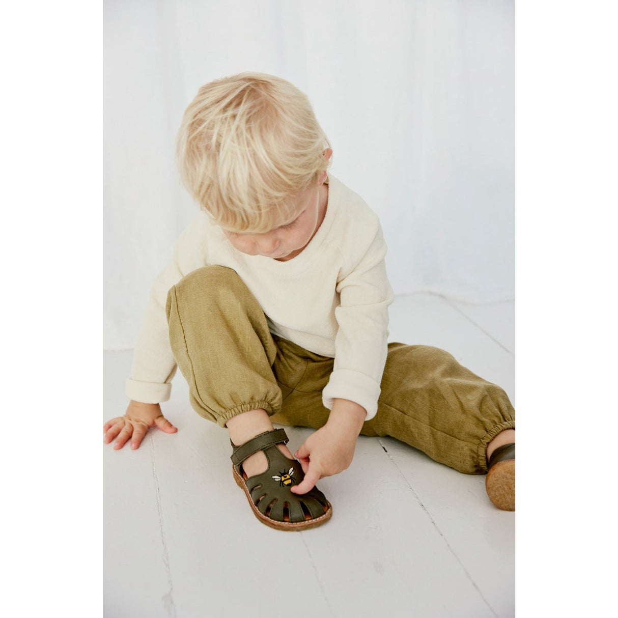Angulus Forrest Begynner Sandal Med Bi Broderi