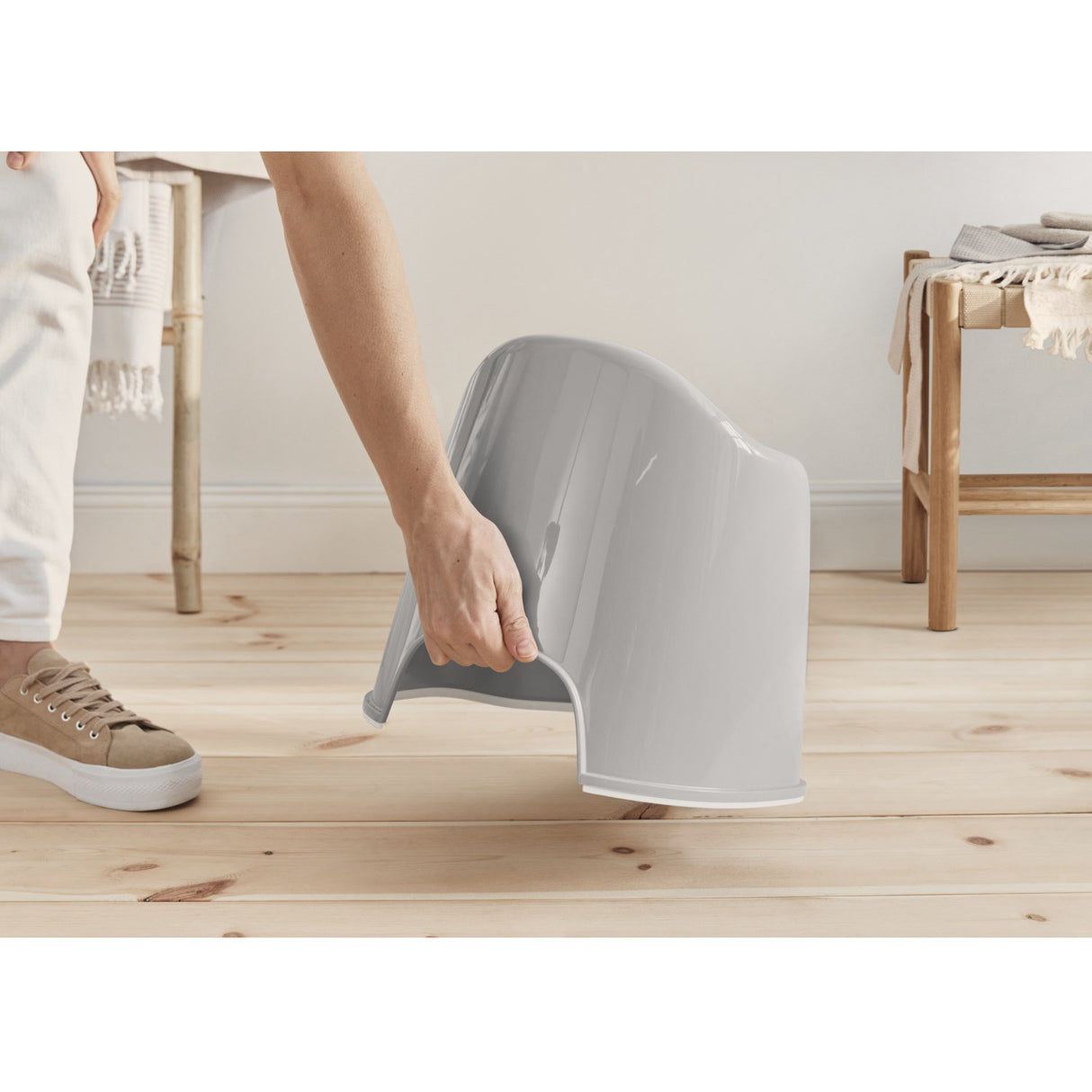 BabyBjörn Grey/White Pottestol