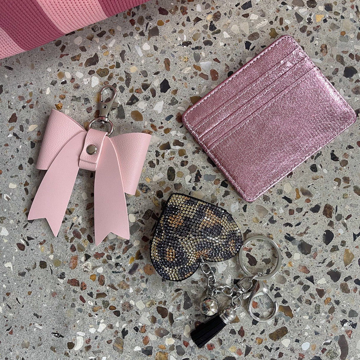 Bow's by Stær Berta Nøkkelring - Rosa