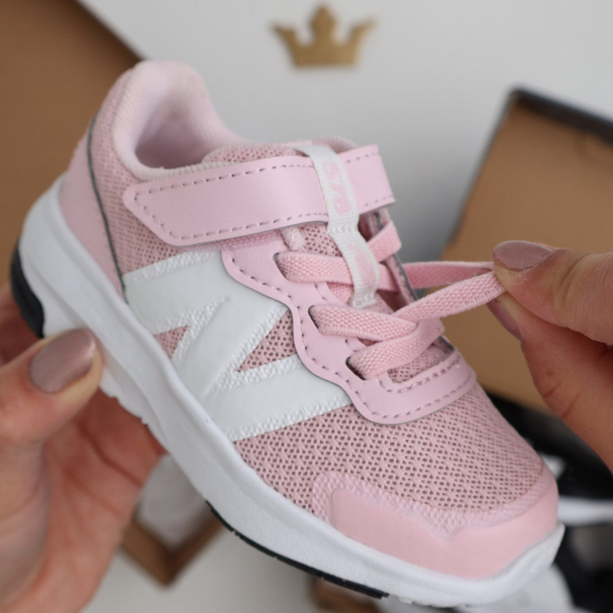 New Balance Rose Sugar New Balance FreshFoam 578 Kids Bungee Lace Med Topp Stropp