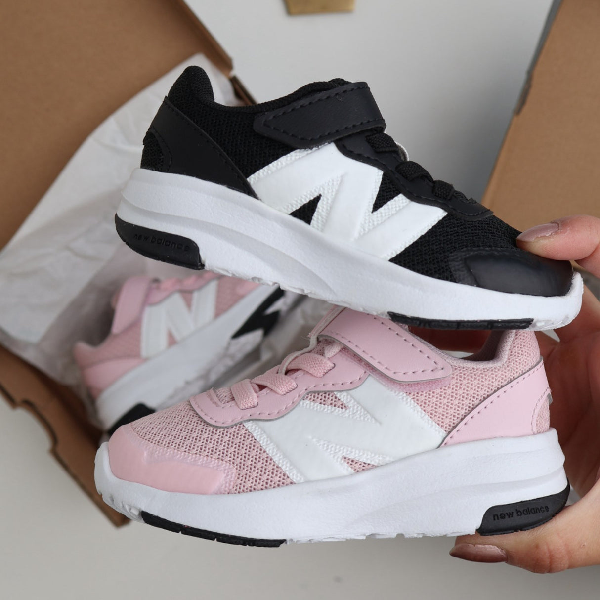 New Balance Rose Sugar New Balance FreshFoam 578 Kids Bungee Lace Med Topp Stropp