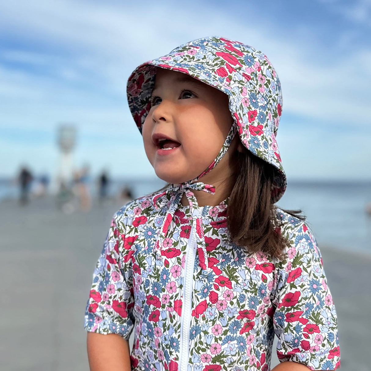 Petit Crabe Poppy & Daisy P Natsu Sunsuit S/S - Made Med Liberty© Stoff