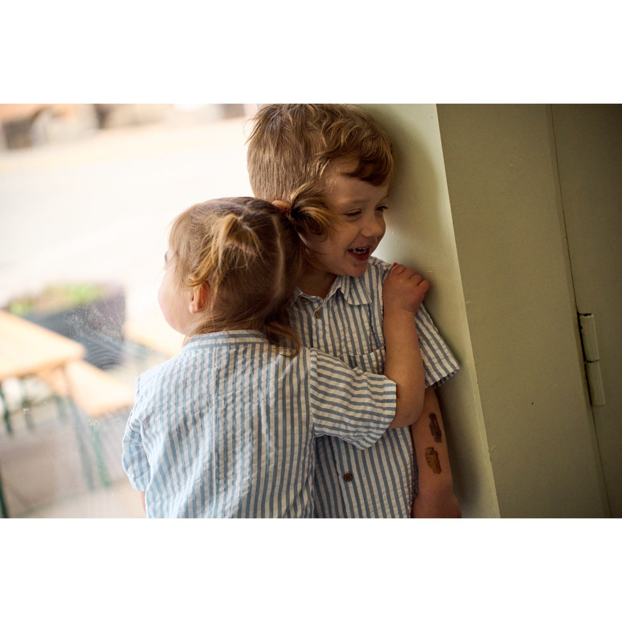 THE NEW Siblings X Luksusbaby Blue Fog Striped Ojo Buksedrakt