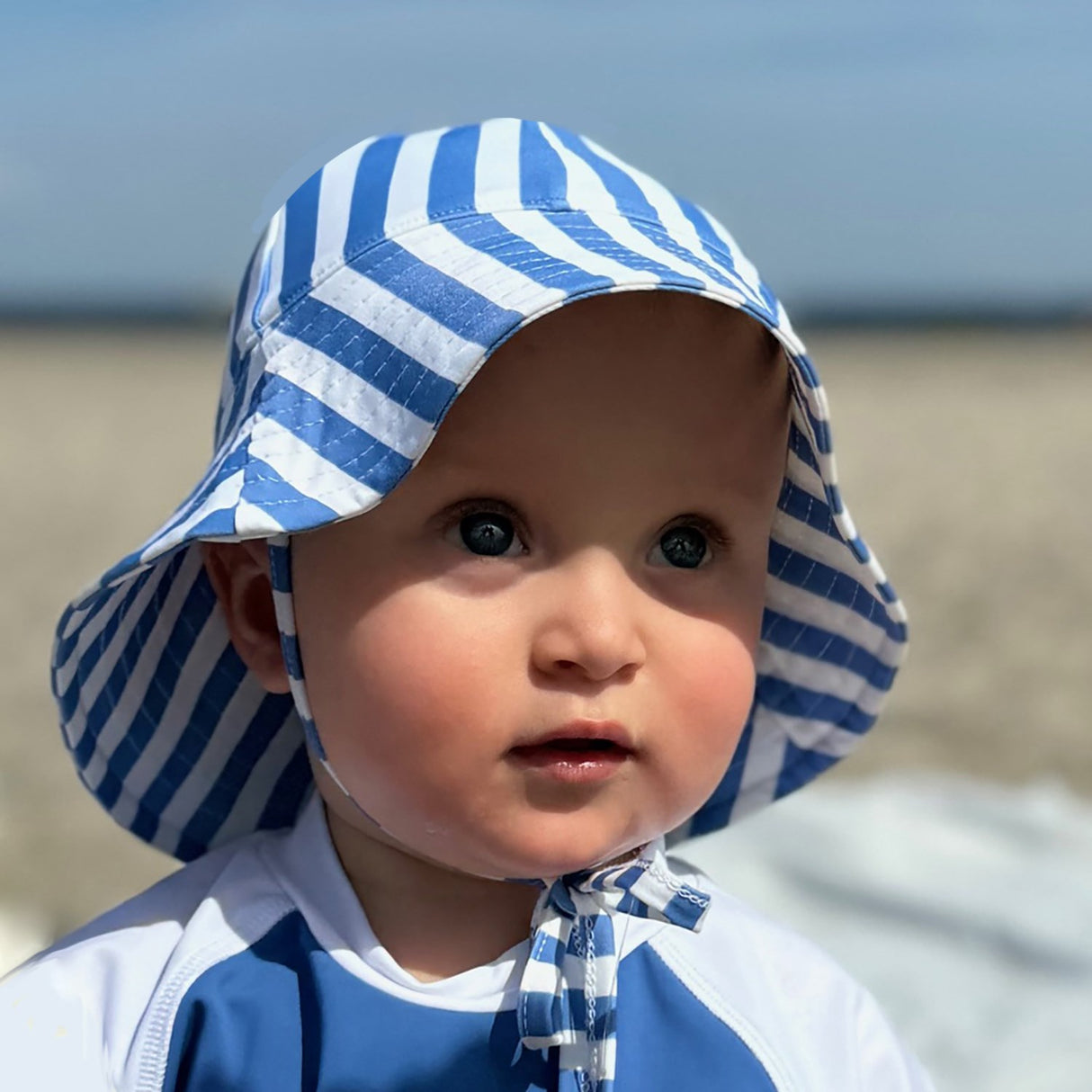 Petit Crabe Vertical Stripes Frey Sun Lue