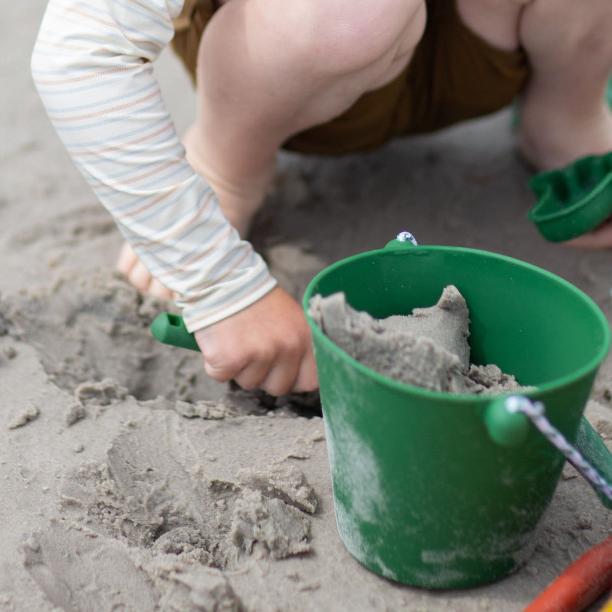 Scrunch & Follow The Duck Dark Moss Green Bøtte Og Fiskenet Bundle