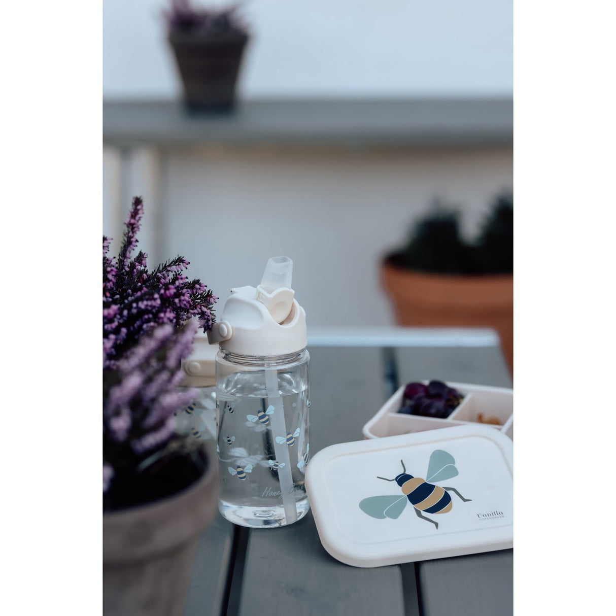 Vanilla COPENHAGEN Honeybee Happy Tritan Flaske - 500 ml