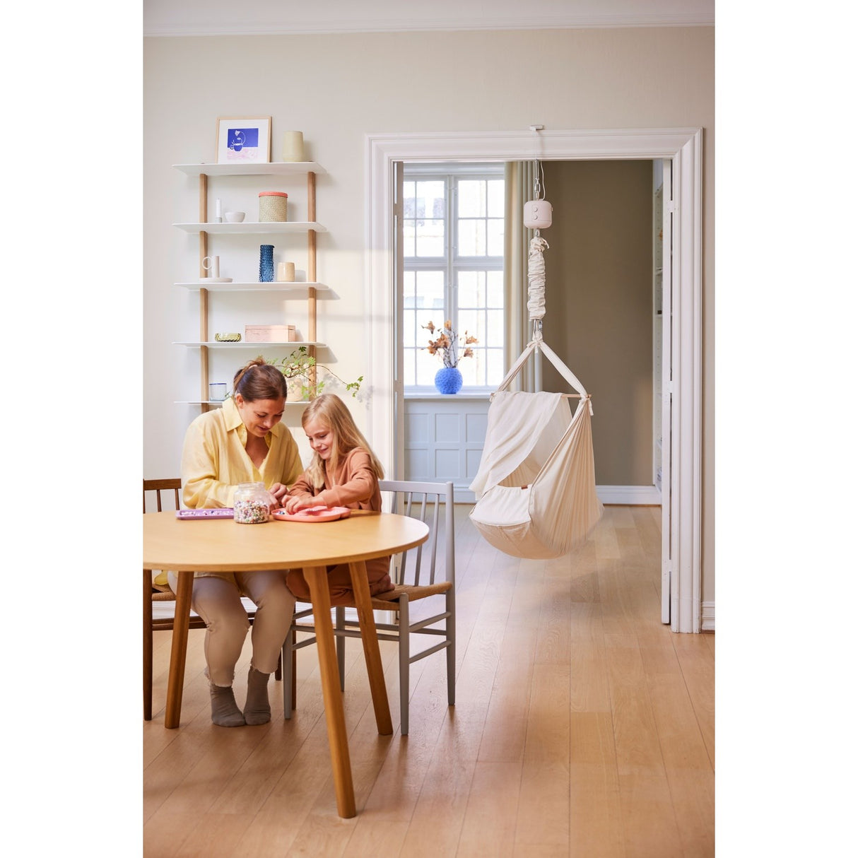 MEMBANTU Beige Cradle Bouncer Leelo02