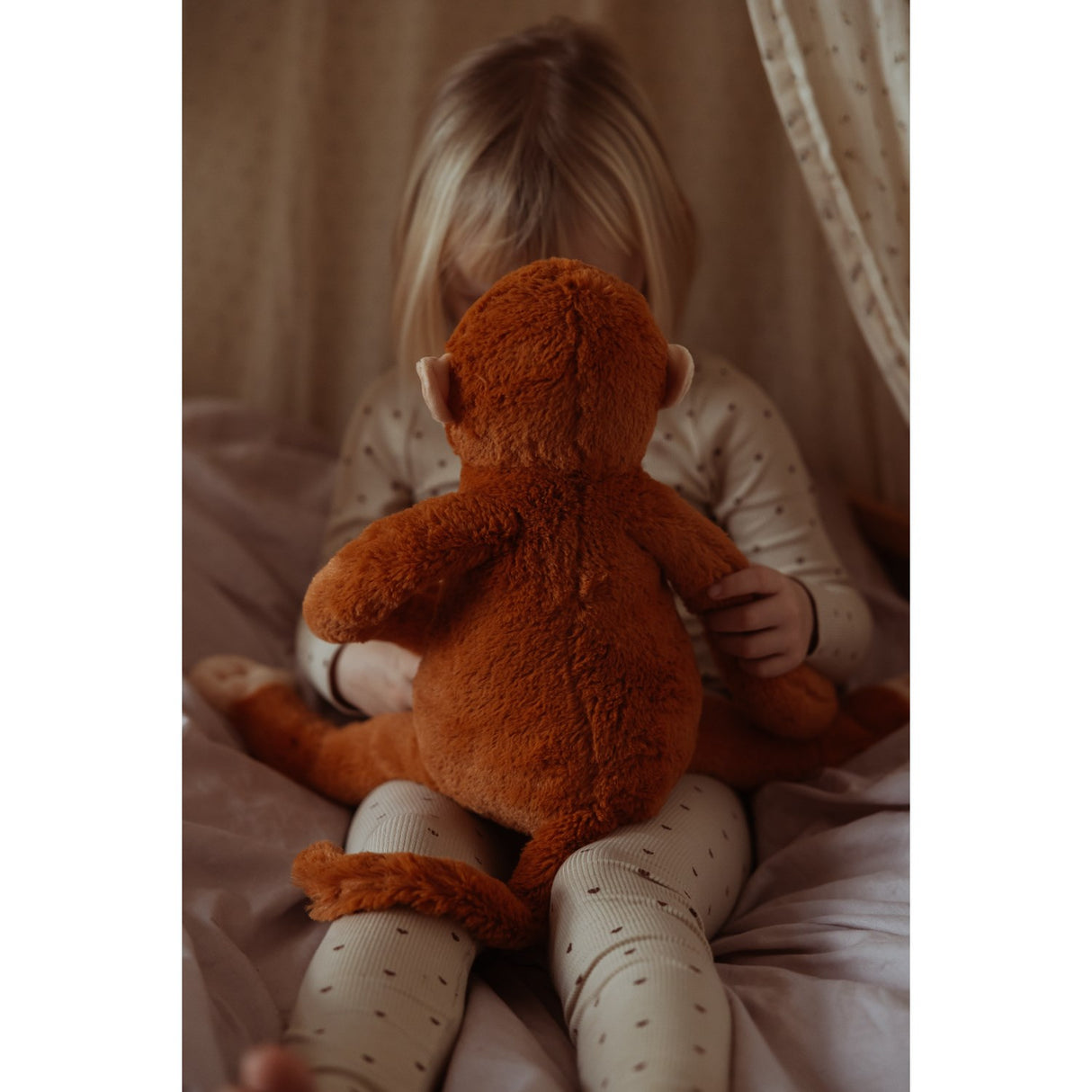 av Astrup Gravity, ape, 1,8 kg.