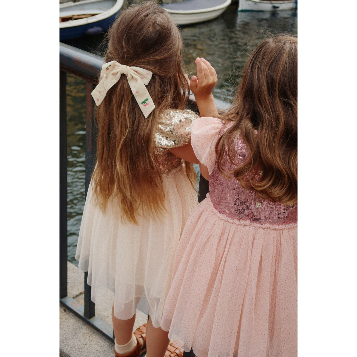 Konges Sløjd Pearled Ivory Fløyel Bue Pearly Hårklipp