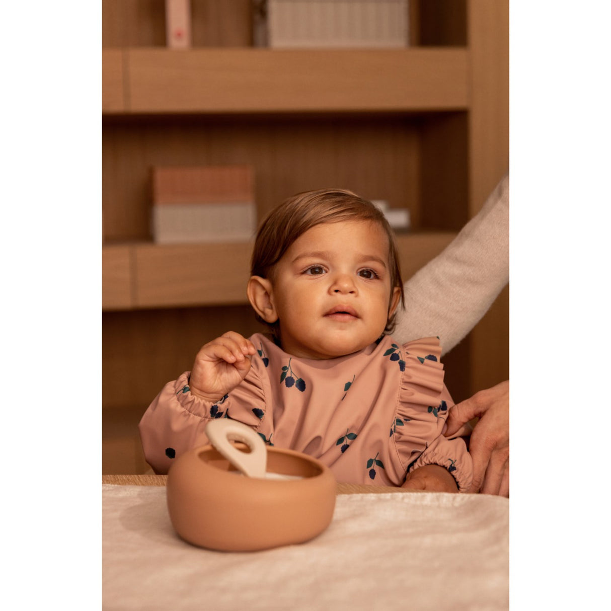 LIEWOOD Berry / Pale Tuscany Merle Ruffle Cape Smekke