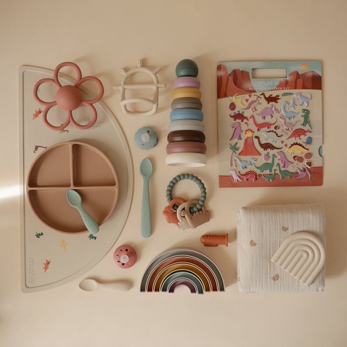 Mushie Dino Reusable Klistremerke Sett