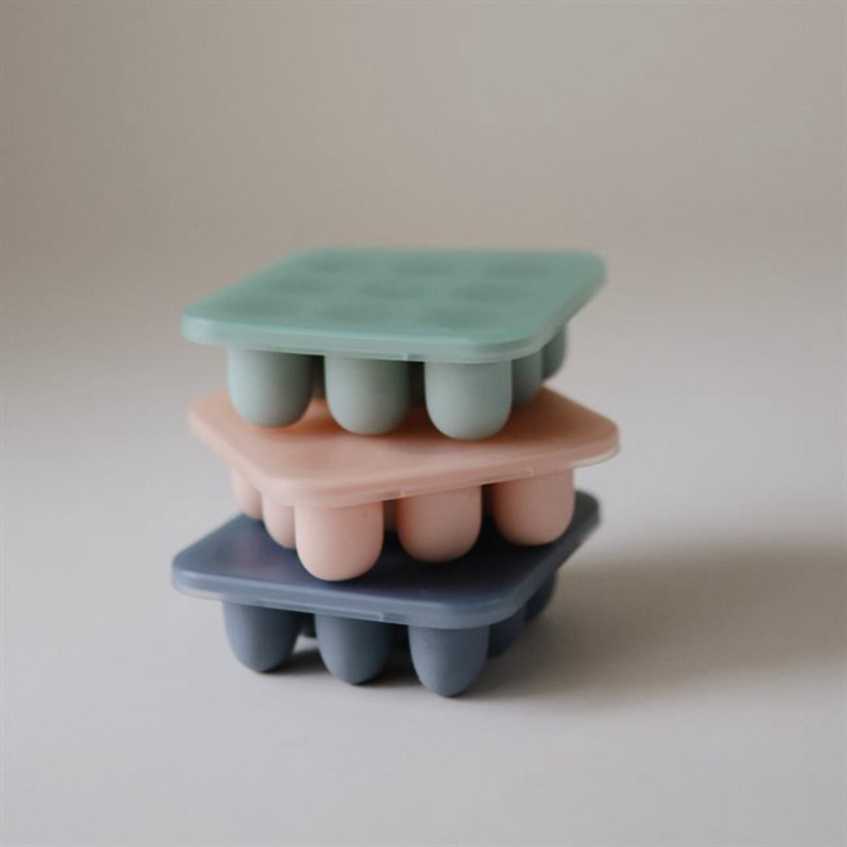 Mushie Cambridge Blue Fresh Food Feeder Freezer Tray