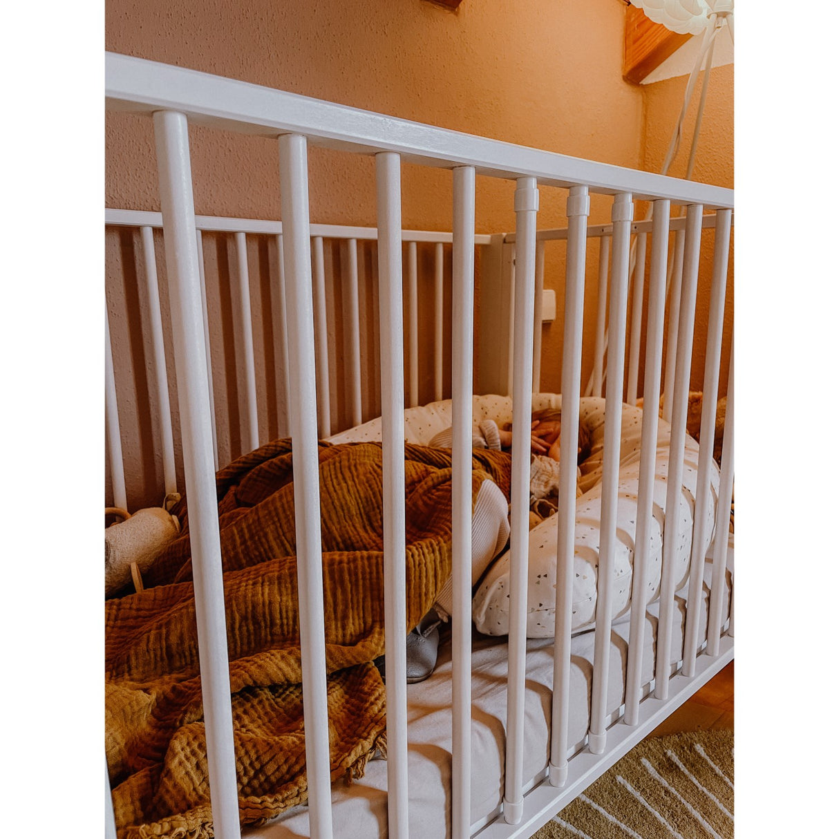 tiSsi® White Laquer Jori Sammenklappelig Seng Massiv Bøk