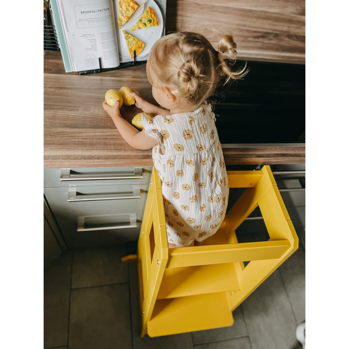 tiSsi® Sun Yellow Laquer Felix Læringstårn Massiv Bøk