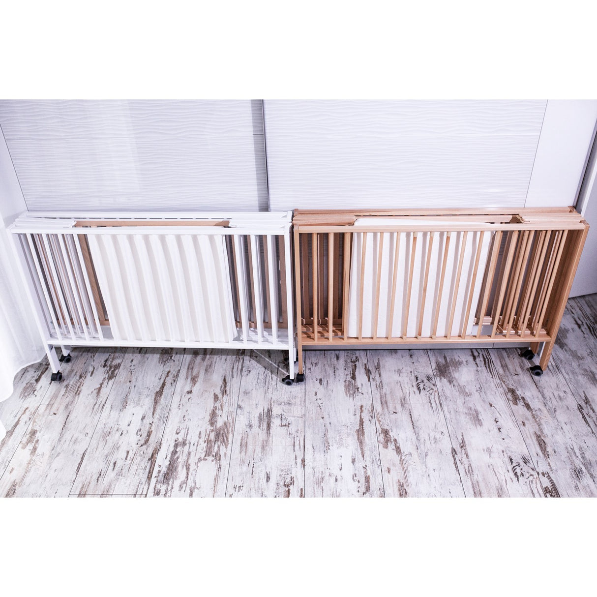 tiSsi® White Laquer Jori Sammenklappelig Seng Massiv Bøk