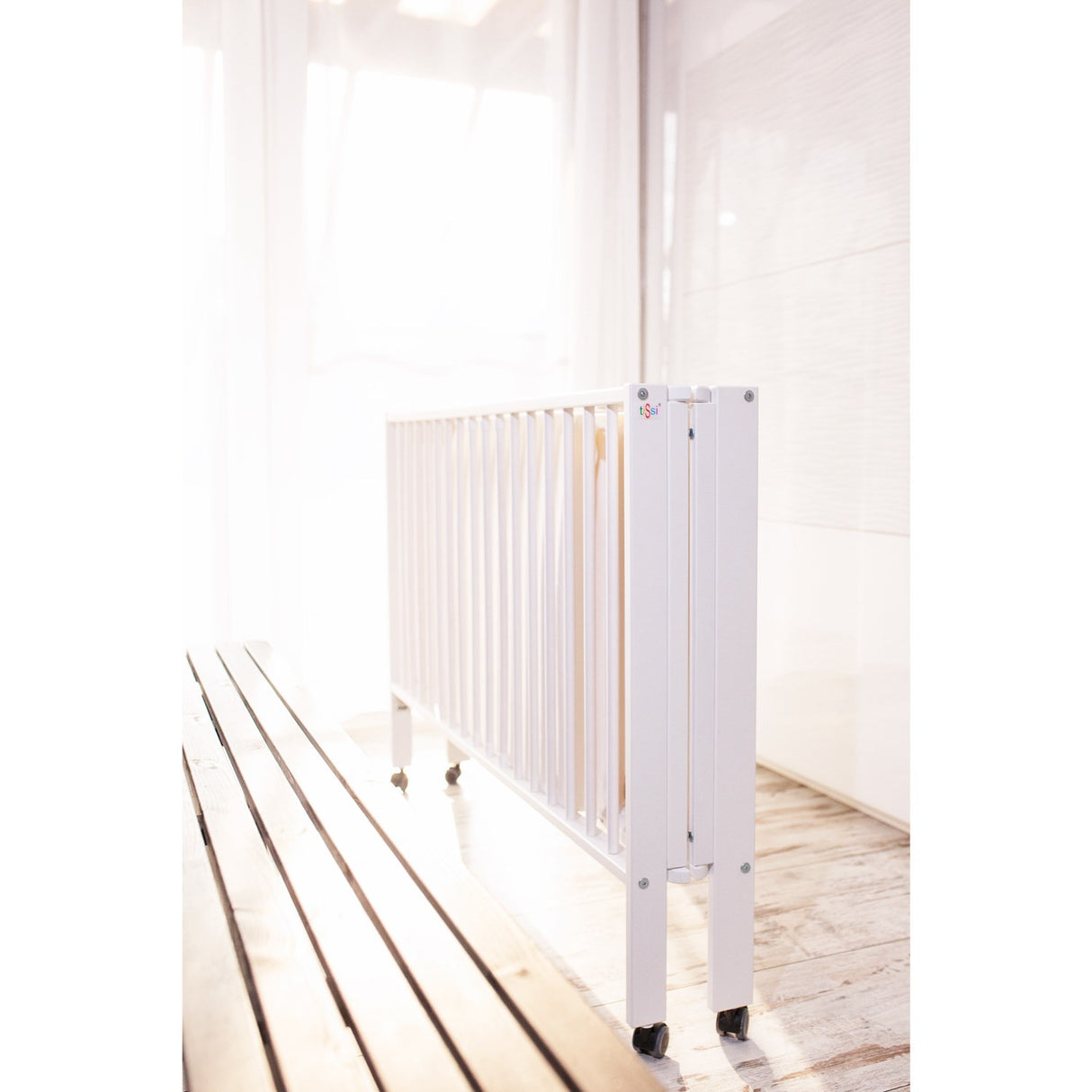 tiSsi® White Laquer Jori Sammenklappelig Seng Massiv Bøk