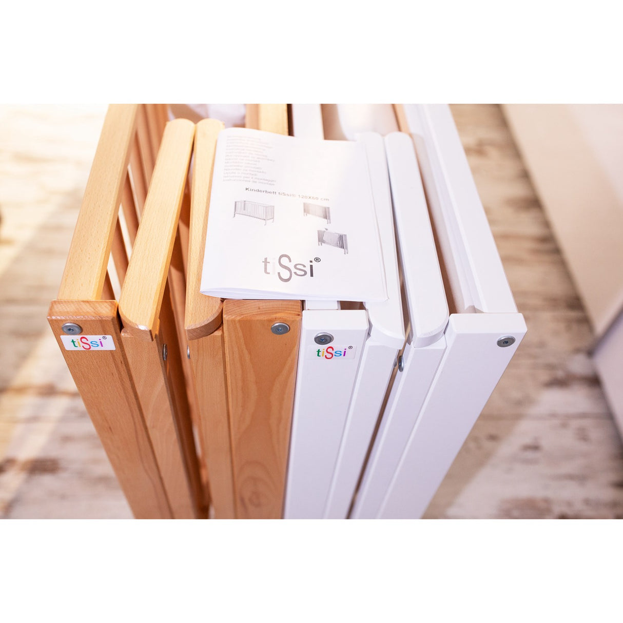 tiSsi® White Laquer Jori Sammenklappelig Seng Massiv Bøk