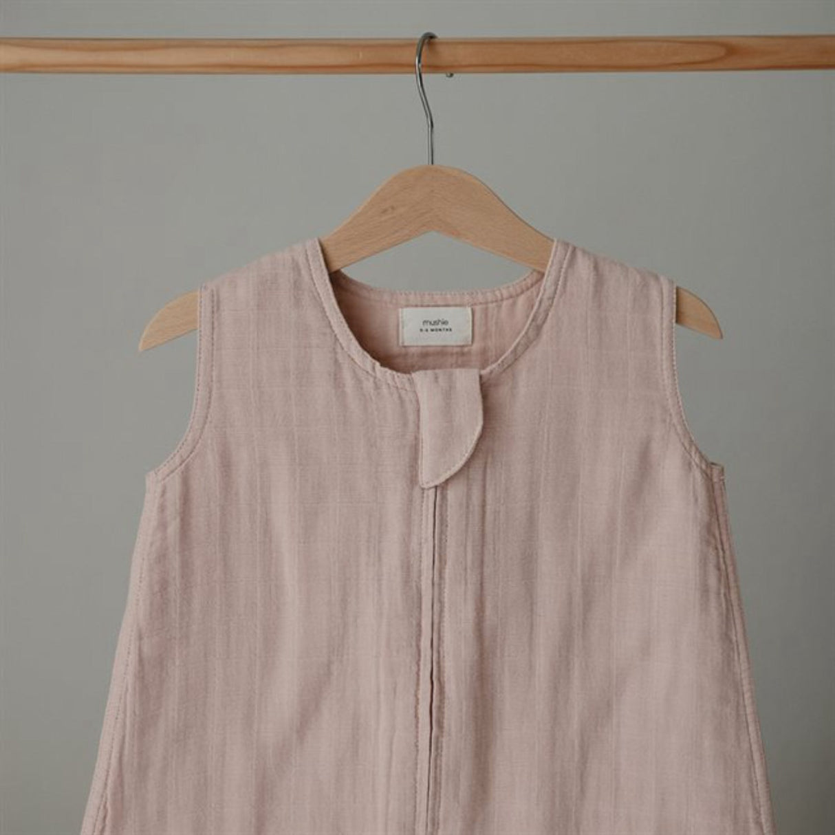 Mushie Blush Muslin Sleep Veske