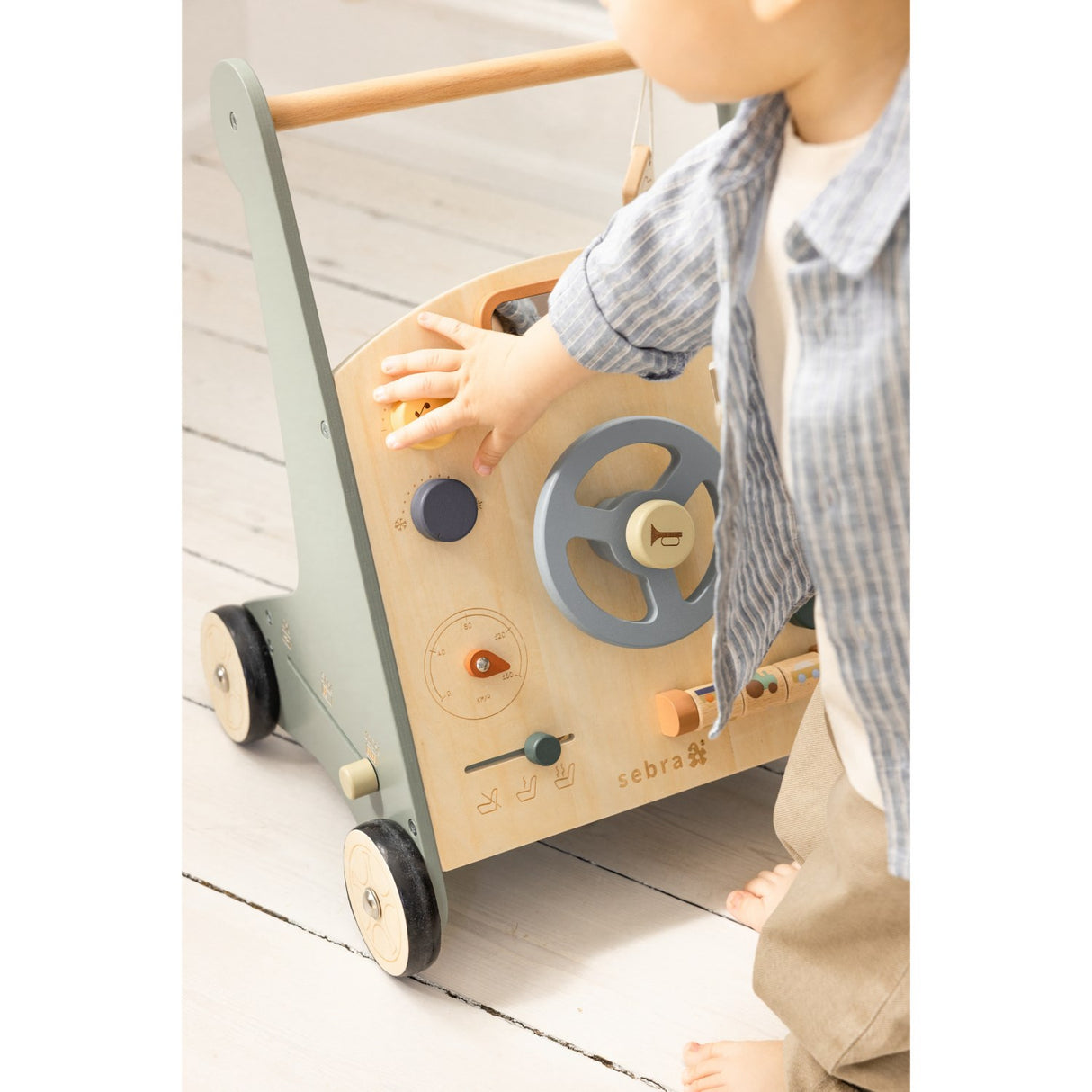 Sebra Wooden Activity Walker Bil