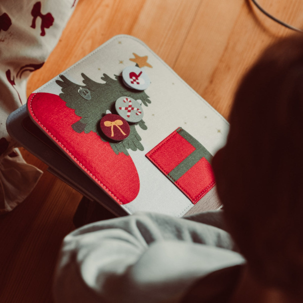 That's Mine Christmas Bear Emory Felt Activity Bok