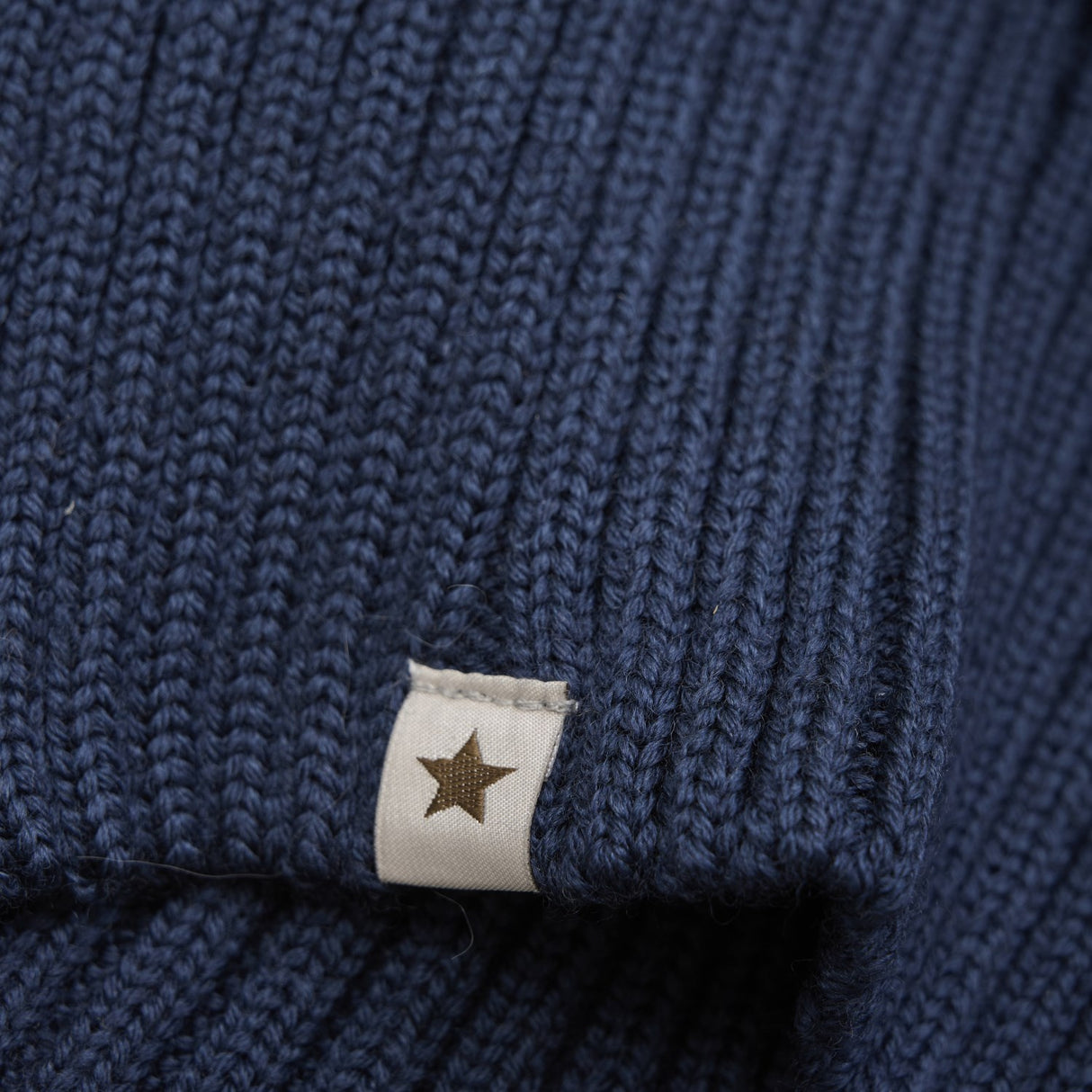 Huttelihut Overture Neck Warmer Ull Strikk