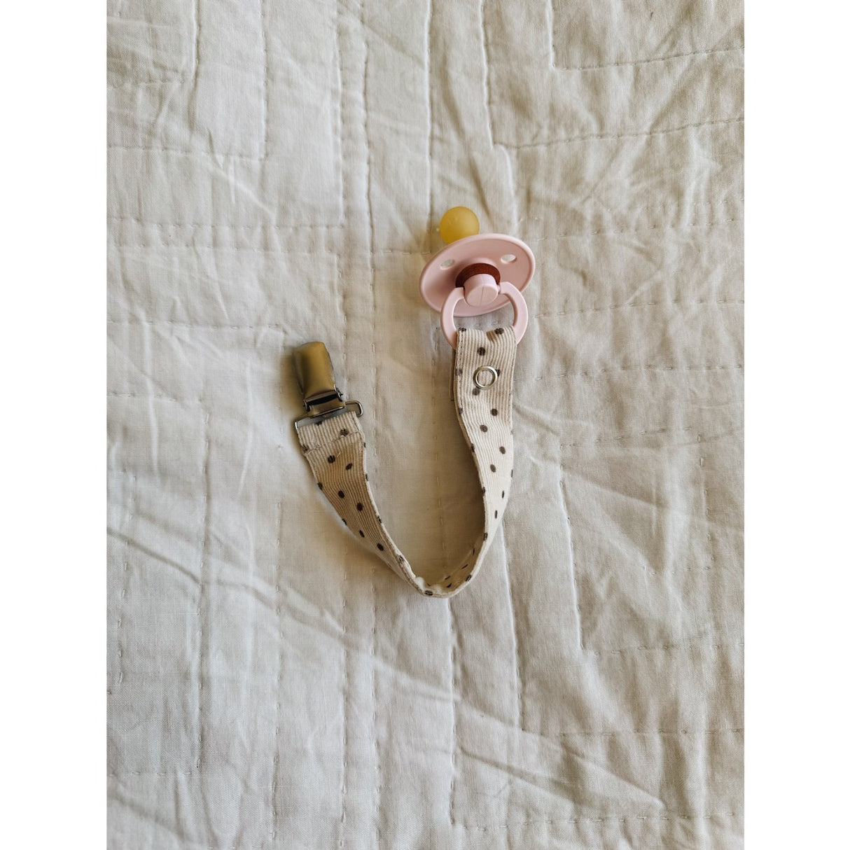 Lalaby BrownDot PACIFIER CLIP