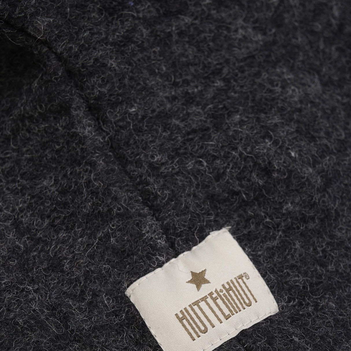 Huttelihut Dark Grey Melange Elefantlue Triangles Ull