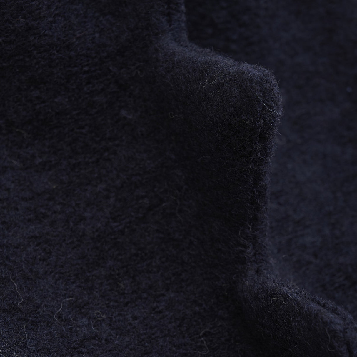 Huttelihut Dark Navy Elefantlue Triangles Ull