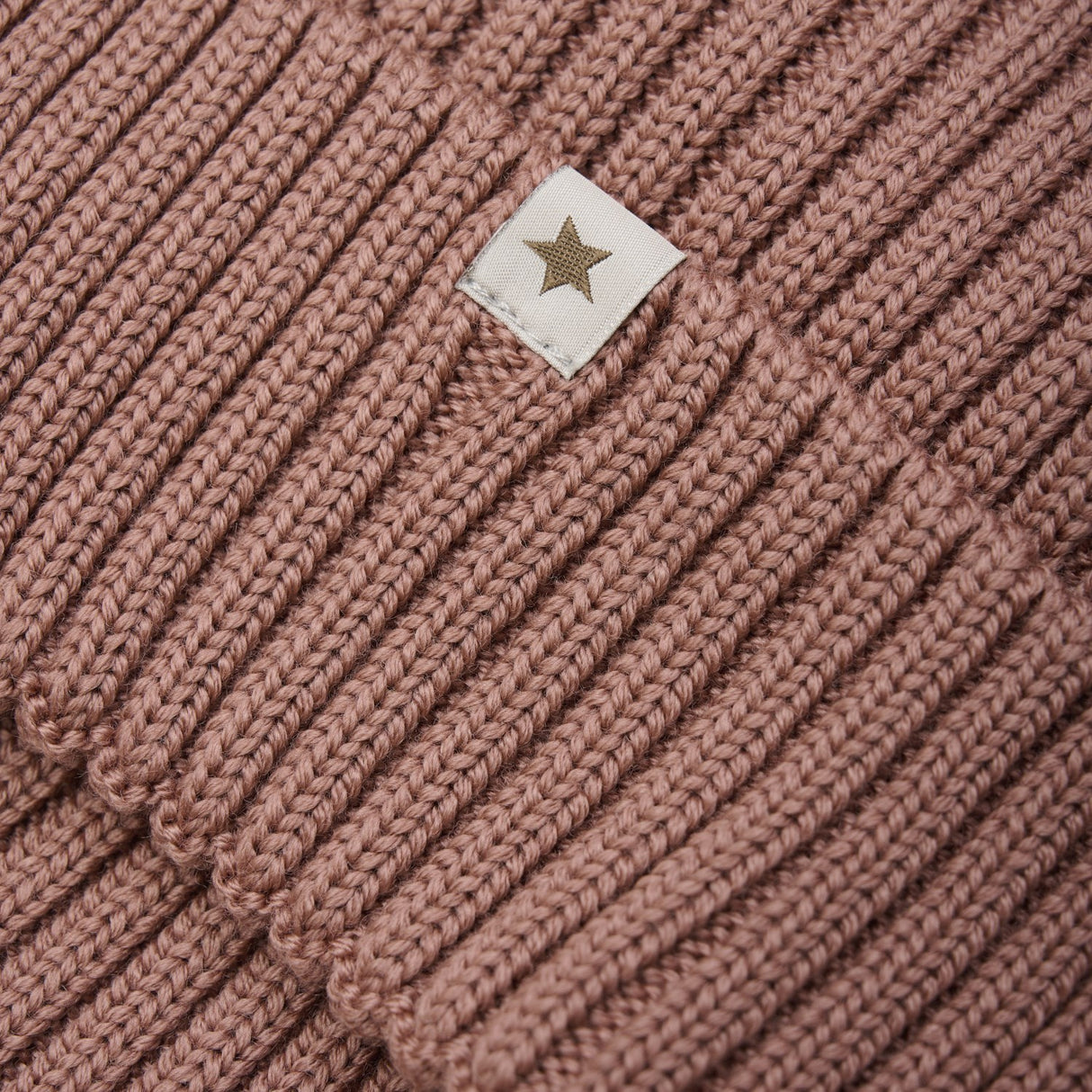 Huttelihut Burlwood Beanie Ull Strikk