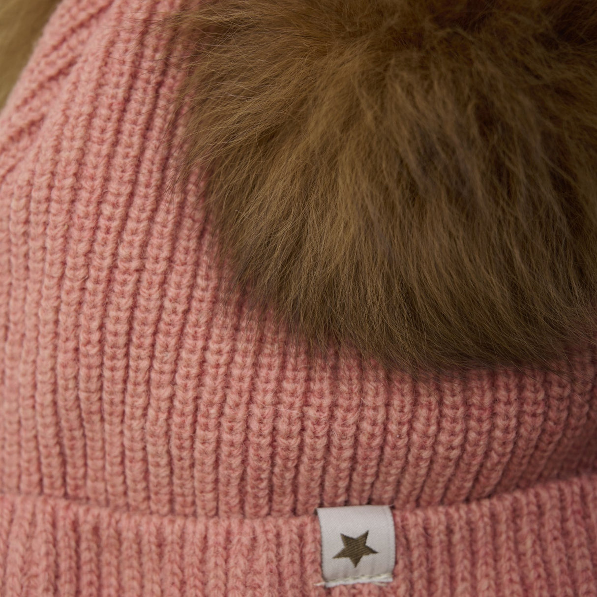 Huttelihut Burlwood Lue Strikk Alpaca Pompoms