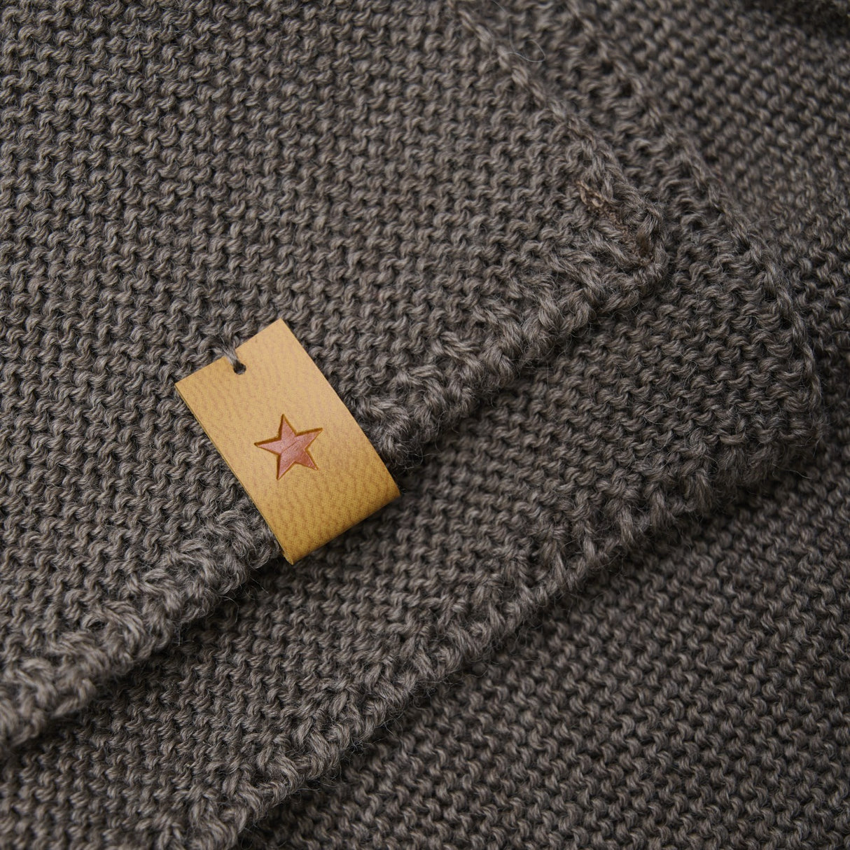 Huttelihut Brown Melange Neck Warmer Ull Strikk