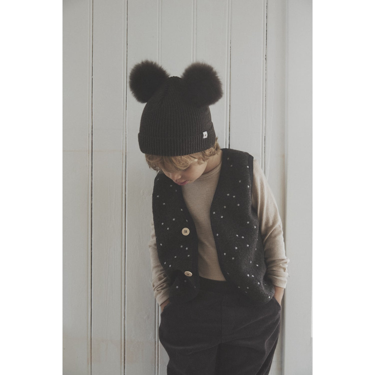 Huttelihut Dark Brown Melange Lue Strikk Alpaca Pompoms