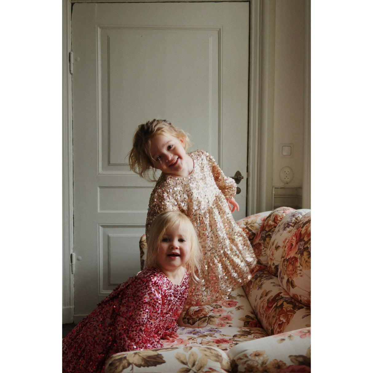 Konges Sløjd Gold Glitter Lila Sequins Bue Kjole