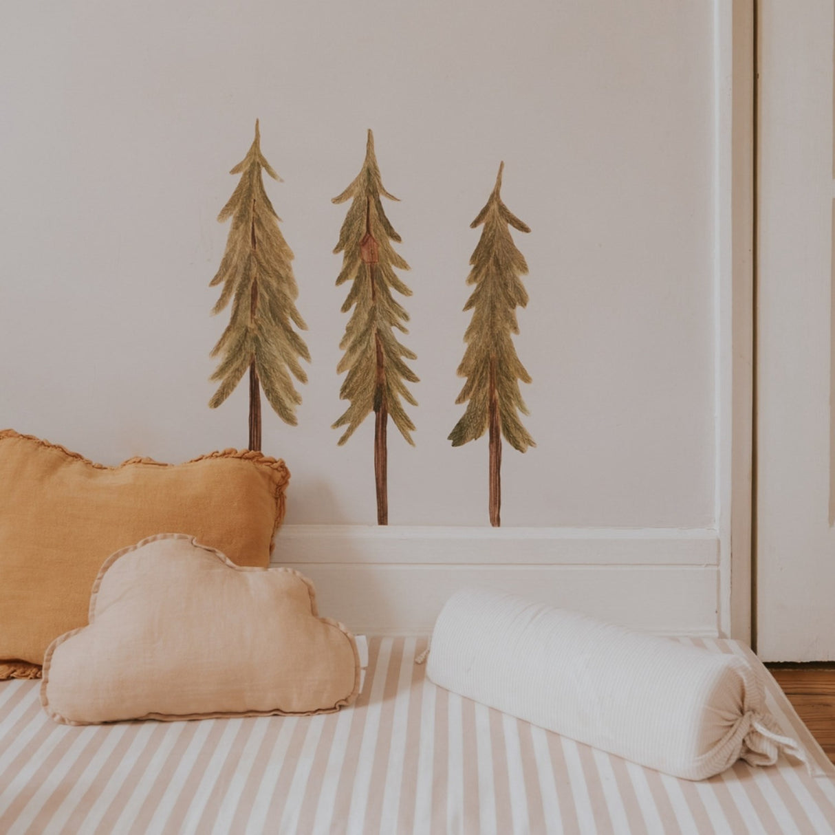 That's Mine Green Wallsticker Pinetrees Small