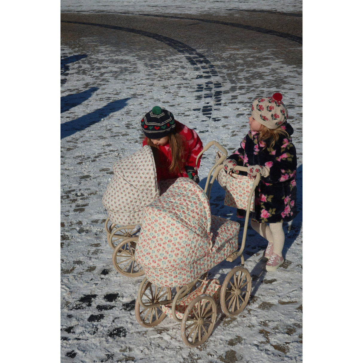 Konges Sløjd Lumina Minnie Dukke Klapvogn